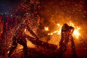Tradisi Perang Obor di Desa Tegalsambi, Jepara